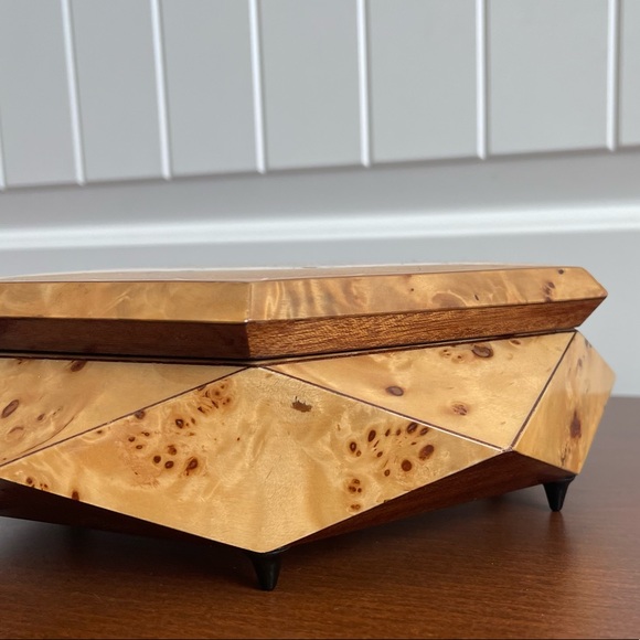 Traditional Italian Reuge Octagonal - Picture 3 of 11